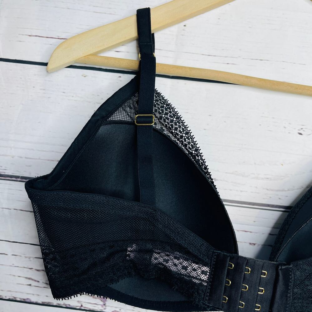 Victoria's Secret Black Incredible Plunge Lace Bra - Picture 8 of 16